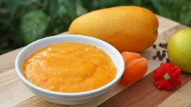 Het och kryddig mangosalsa