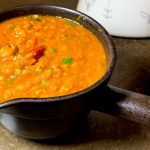 daal med tomat