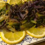 Sallad på cikoria och lök