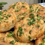 Bisquits med ost